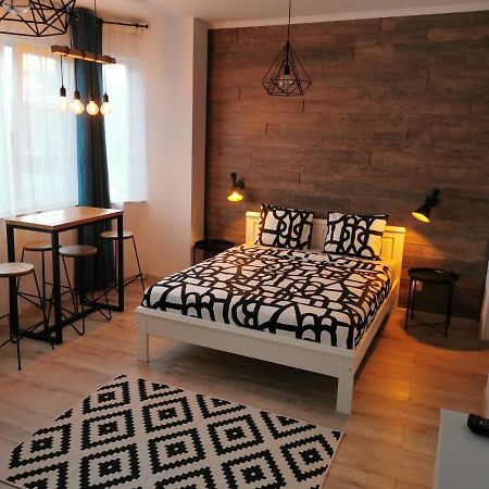 Central Park Studio เปโตรชานิ ภายนอก รูปภาพ